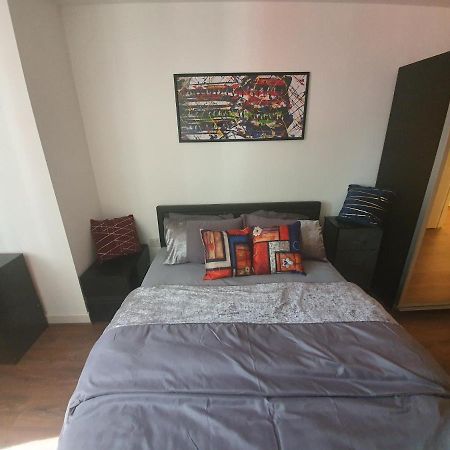 Double Room With Shared Bathroom Λονδίνο Εξωτερικό φωτογραφία