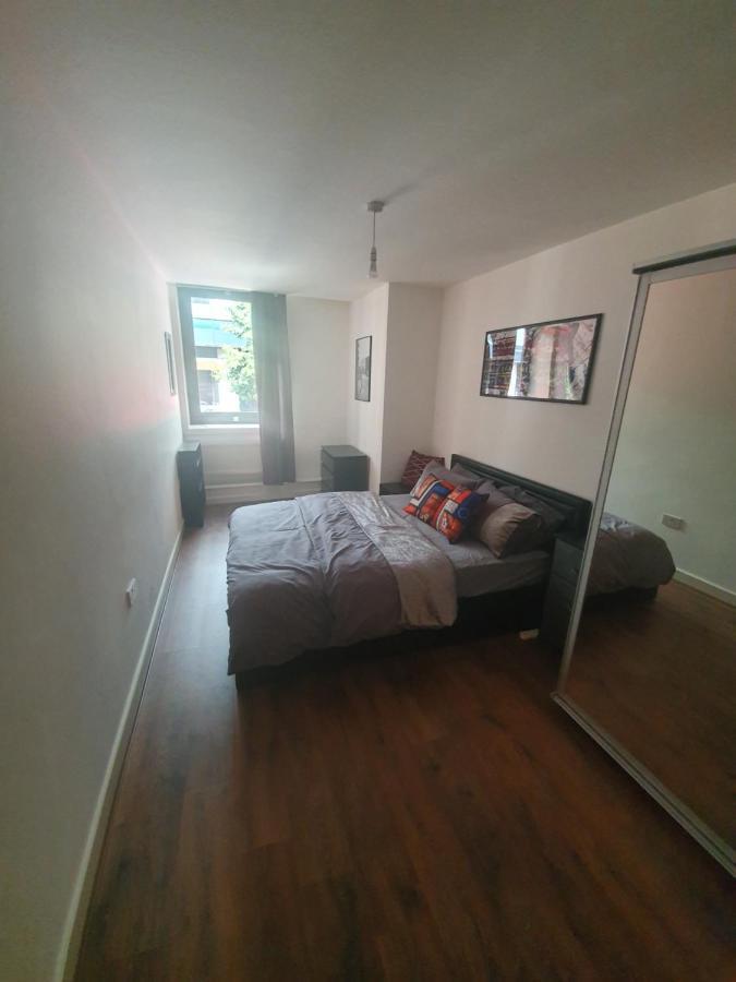 Double Room With Shared Bathroom Λονδίνο Εξωτερικό φωτογραφία