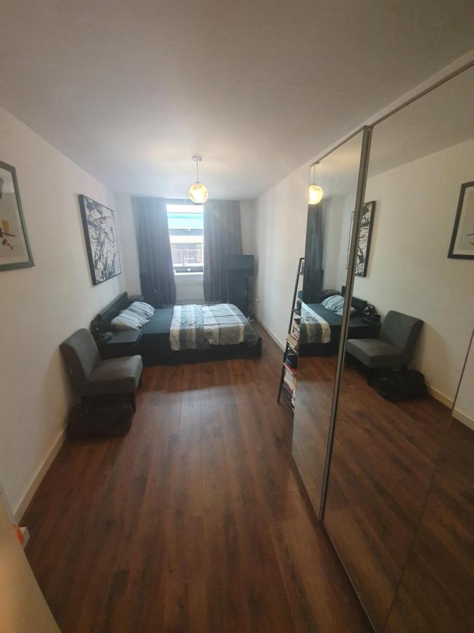 Double Room With Shared Bathroom Λονδίνο Εξωτερικό φωτογραφία